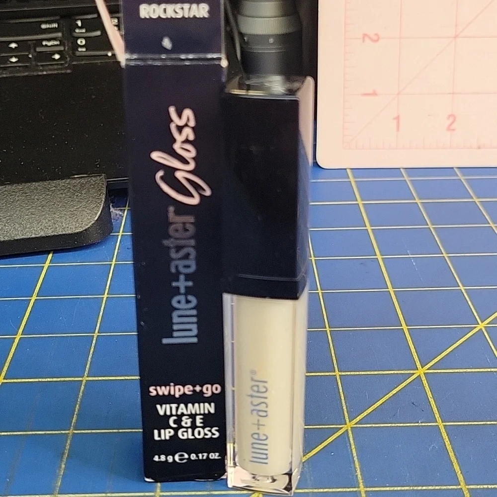 Lune-aster Gloss Swipe+go Vit C&E Lip Gloss New In Box 4.8g Rockstar